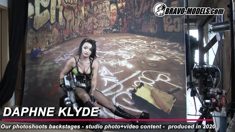 Bravo Models Media: Sessão de fotos nos bastidores Daphne Klyde - Adulto