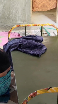 La matrigna lavorava in giardino e io ho fatto sesso con lei