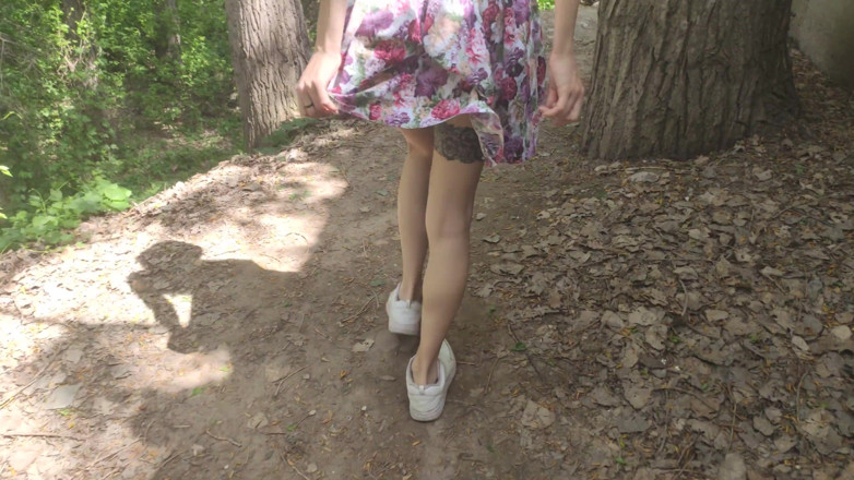 AnGelya G: Lifted Her Skirt at Outdoors and Sucked Park