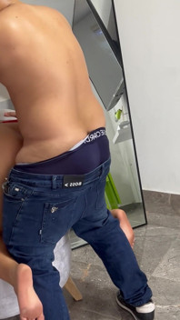 Meu falso fotógrafo se levanta enquanto me grava!!