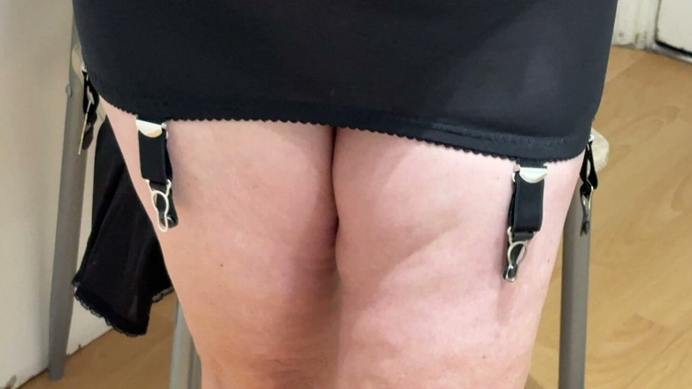 Aunty Sandra vintage girdle queen: Aunty Sandra in True Vintage Girdle Vgq78