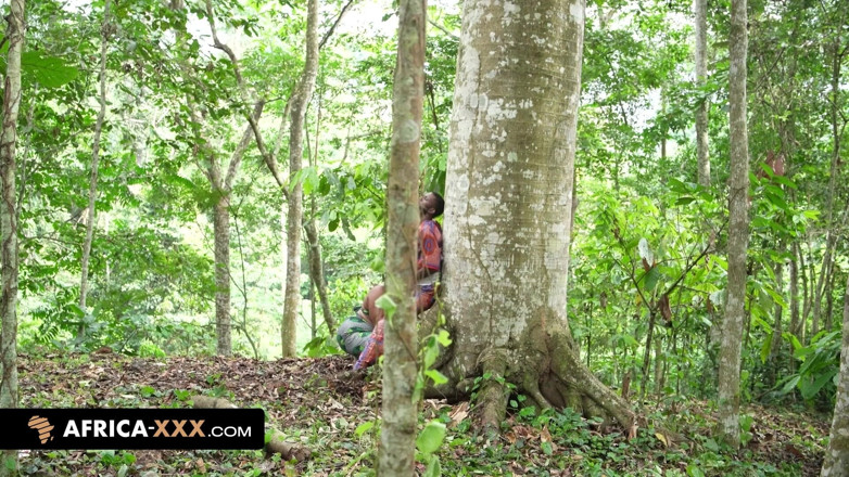 Africa-XXX: Сексуальна зустріч у джунглях