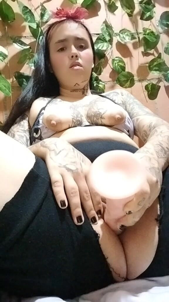 Dalyla: Gara-gara nggak kuat, aku pengen banget crot di celanaku