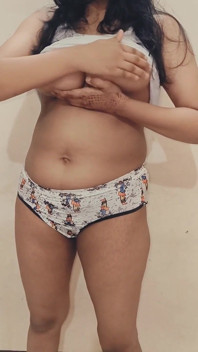 Indian Girl Friend Zara Made a Video and Sent It to Her Boy Friend