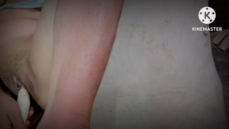 TricolorMusic3: Memekku sempit banget, kamu harus olesin minyaknya dan ngentot memeknya...