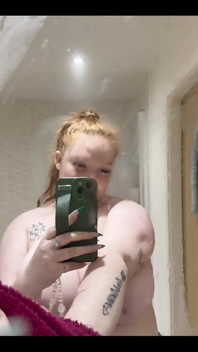 샤워 중 자신을 만지는 U가 있기를 바라는가요?