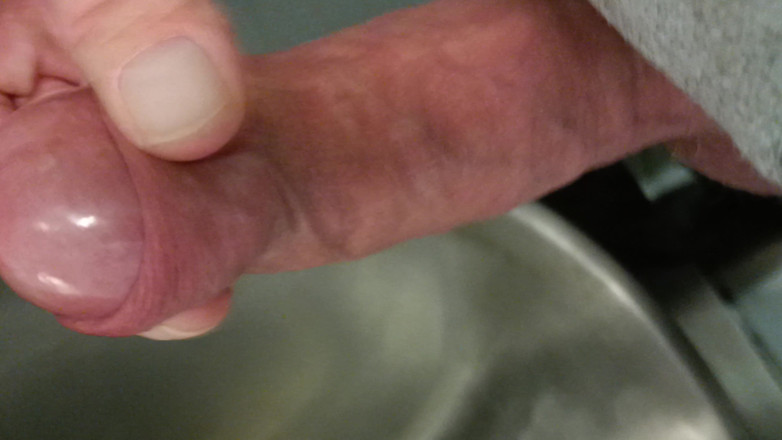 Rockardglans: Des urinoirs publics se branisent en tenue de travail, gros...