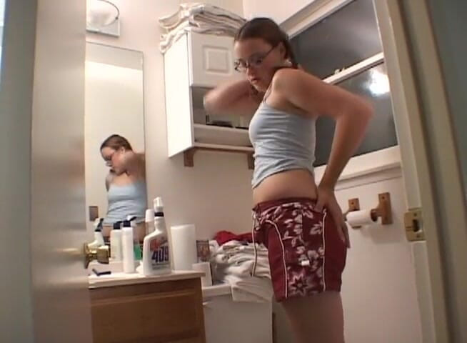 Lesbo Tube: Зрілі та молоді люблять грати зі своїми іграшками