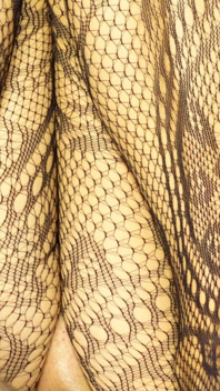Fisting Squirting W Pięciu Wibrujących Pierścieniach Amatorska MILF Bizarre Bodystocking