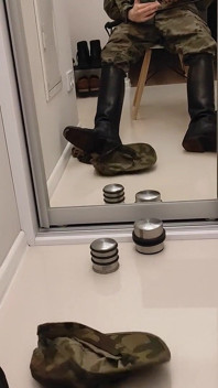 Un soldat se masturbează în Military Officers 2
