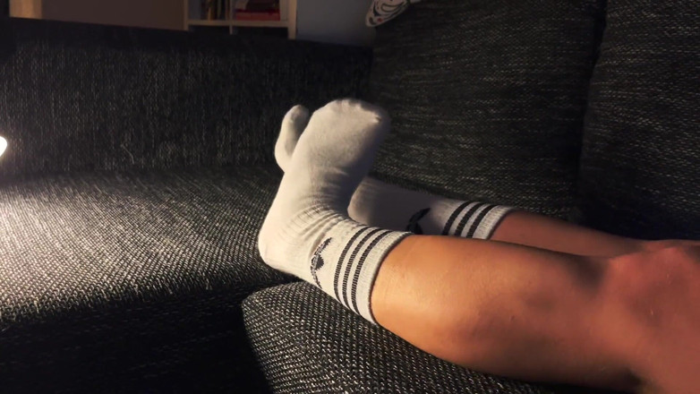 Akoni Pule: Quítate mis calcetines blancos y disfruta mis pies