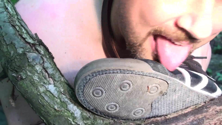 Femdom Austria: Slave licking dirty sandals