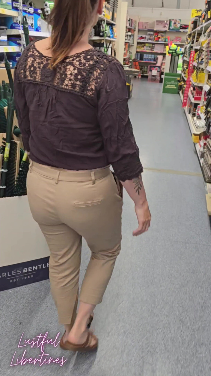 Lustful Libertines: Parkplatz blowjob &amp;shop spermagang