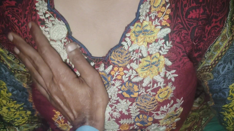 Meera Vishali: Mi padrastro tiene una polla enorme, quiero esto dentro de...