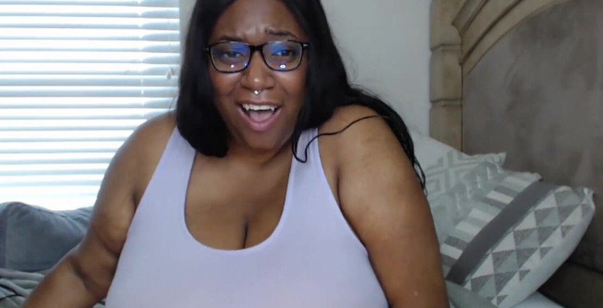Josie4yourpleasure: 一点点。乳头吮吸，邋遢口交，挑逗，油腻的奶子，玩弄阴户