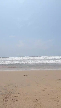 Chúng tôi đang ở bãi biển khỏa thân