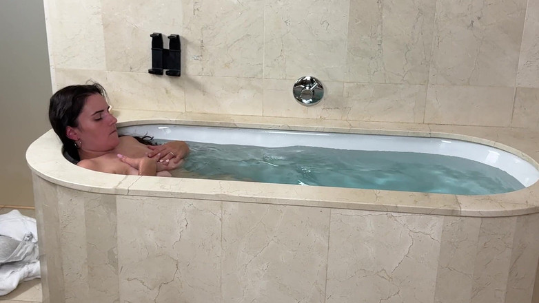 Axel Dan: मैं तैरने का आनंद ले रहा हूँ