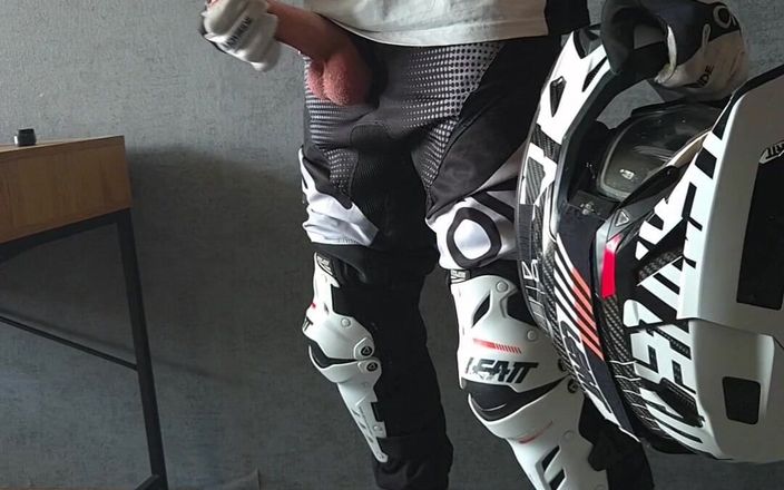 Sneakersmax98: op mijn mxhelmet