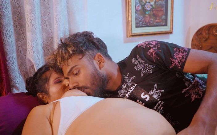 Mr Entertainer: Büyük memeli öğretmen öğrencisine "nasıl seks yapacağını" öğretti