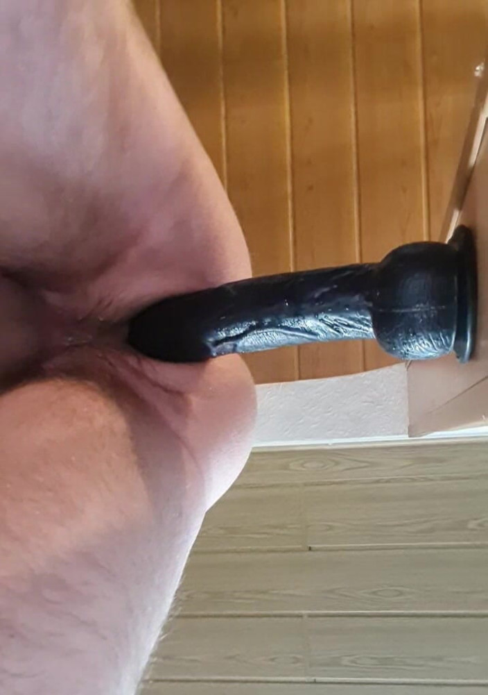 SquirtPsycho: Stepdaddy Fucks Herself in the Ass with a Big Thick...