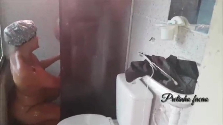 Paty Bumbum: शरारती पड़ोसी ने मुझे स्नान करते हुए देखने के लिए पैसे की पेशकश की