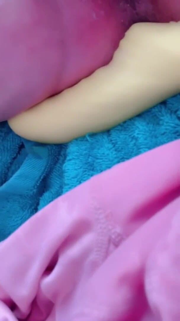 Dirty Knix: Pantaloni cremoase de yoga cu ejaculare și jucărie