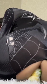 Spidergirl cosplay grote dildo rijdend