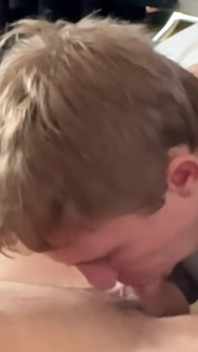 Mein Süßer Stiefbruder Saugt Meine Große Kehlige