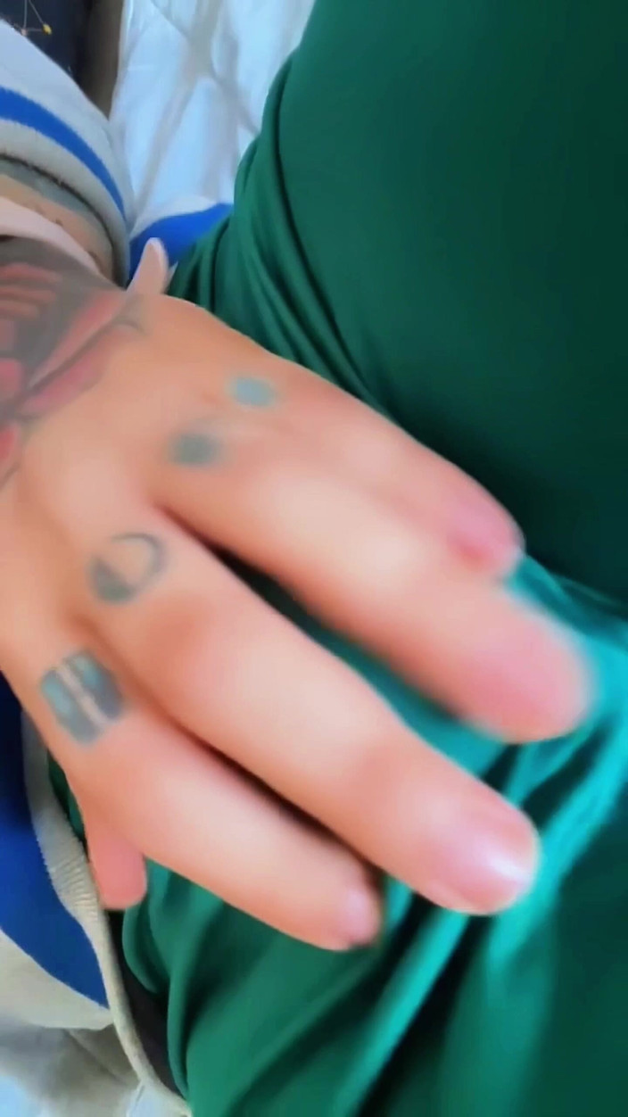 EmmaInkTrans: Bangun dalam cuaca dingin tetapi dengan air mani untuk memberi...