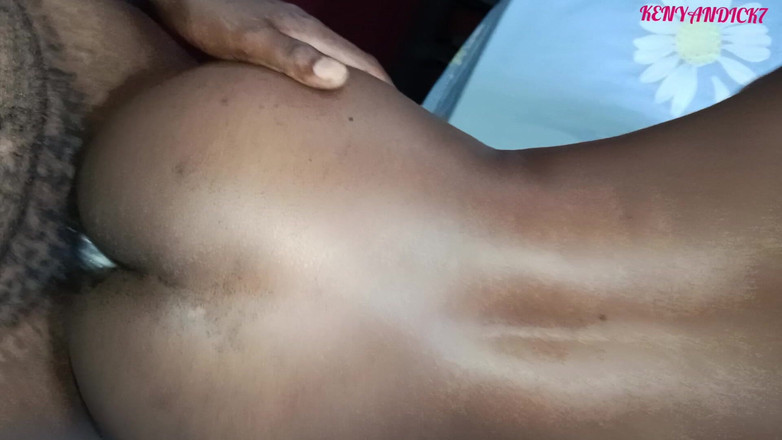 Kenyan Dick: Šukání zezadu ebenové roztomilé kundičky a krémy