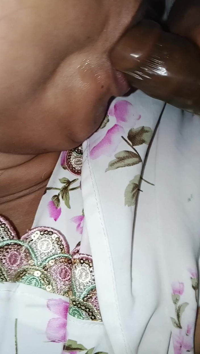 deshivairalvabi: Cô vợ mới nóng bỏng thổi kèn cho tôi và...