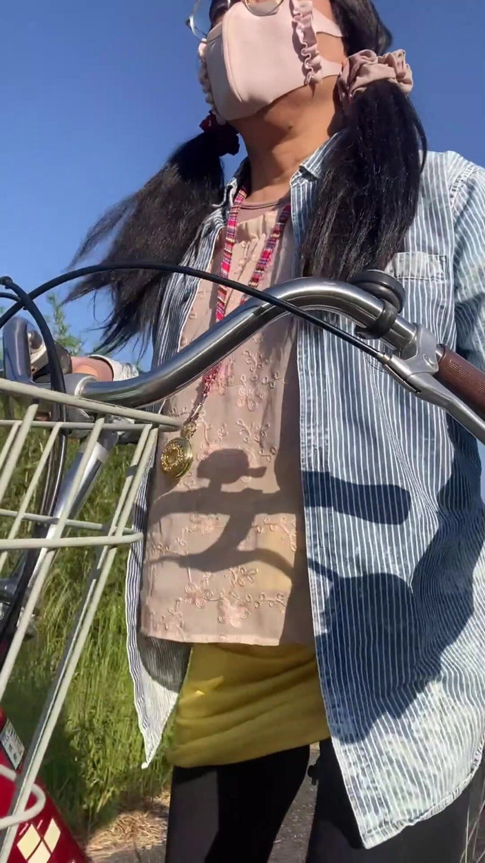 megu2002: Nr. 220 Einen Vibrator in meine muschi setzen während einer morgendlichen...