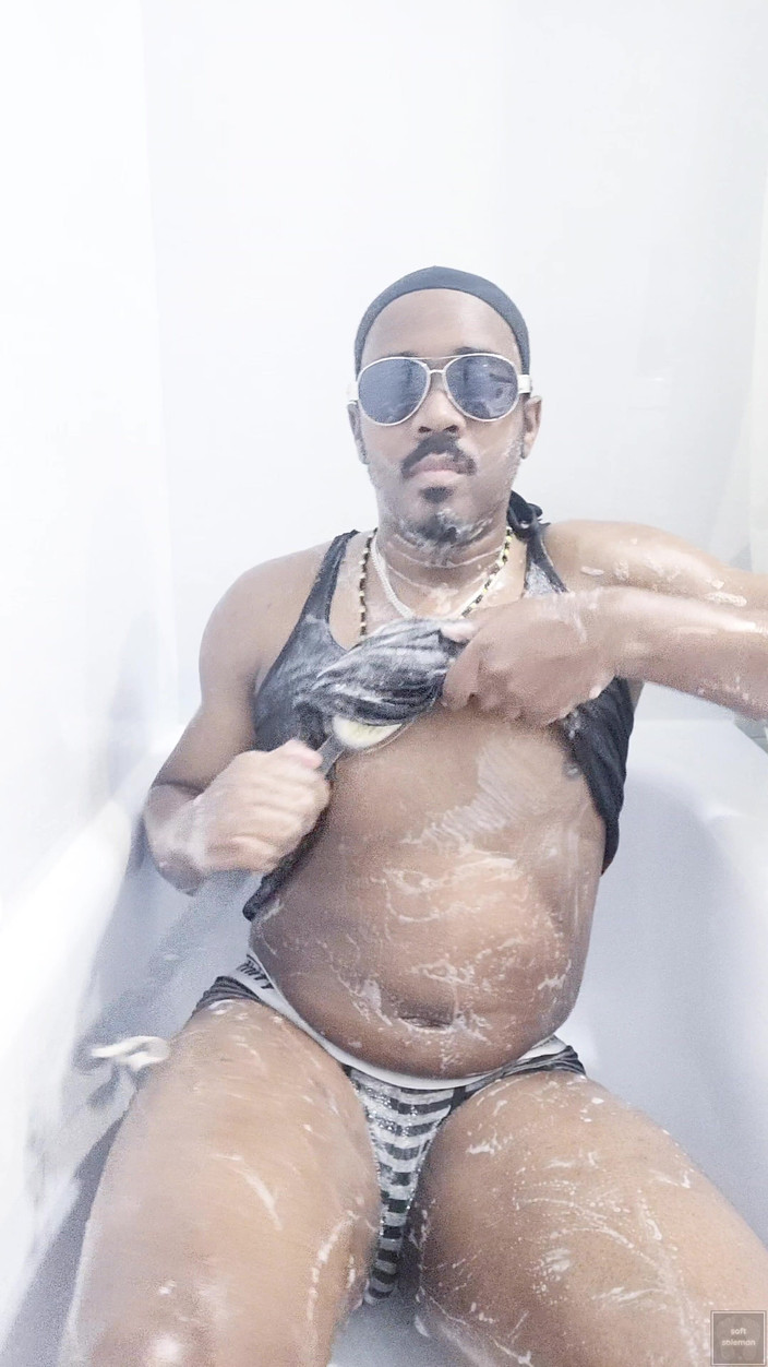 Soft Soleman: Umývám si tělo ve vaně 5