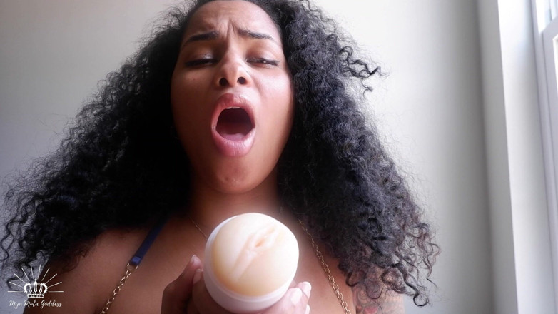 Mya Mula Goddess: El cumshake