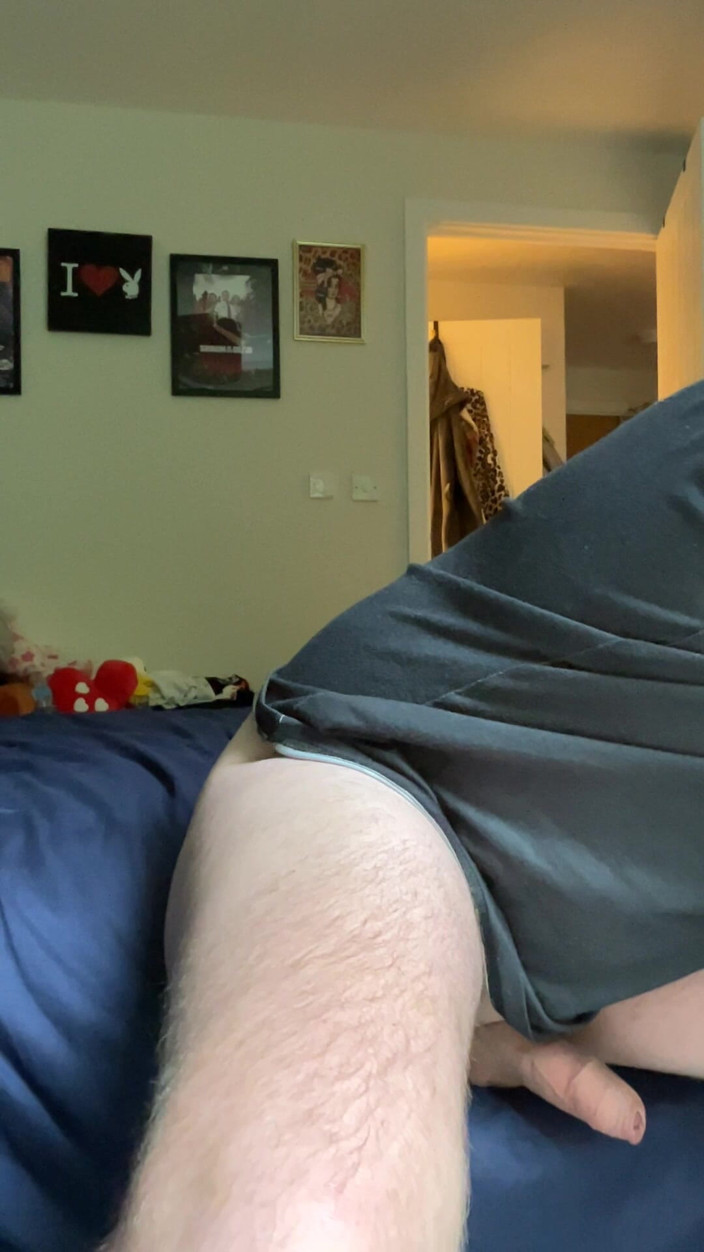 Buggiesmugglr: Aku lagi menuju kamar mandi