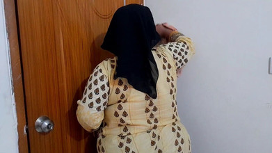 Aria Mia: Egipteancă cu țâțe mari sexy și muncitoare de la birou cu curul...