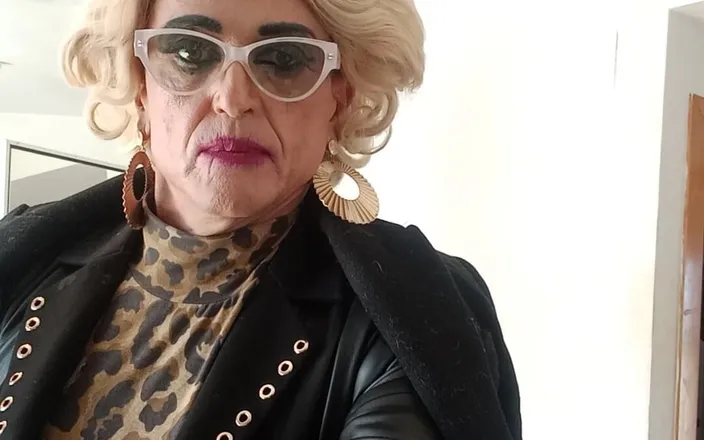 Tatiana Zorrita: Blonde in Glassses