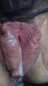 Múltiples Orgasmos Cremosos De MILF - Bombeo Y Masturbación De Enormes Labios