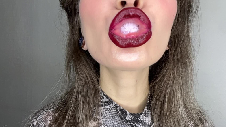 Rarible Diamond: Červené rty plivat hrát slow mo 4
