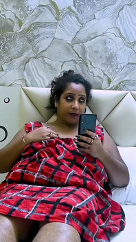 Peituda gostosa linda menina em sexo romântico