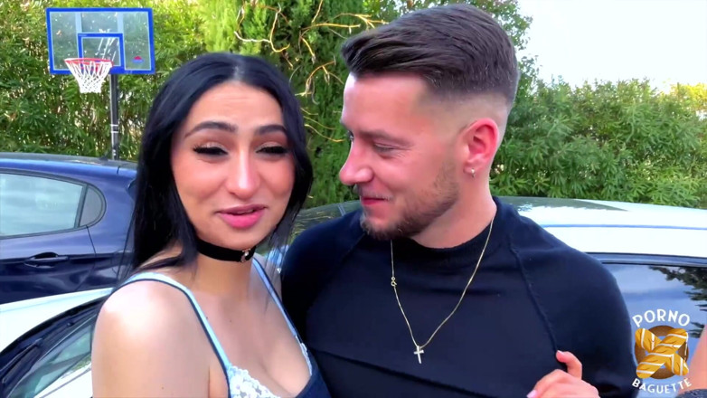 Porno Baguette: Pam et Didi, deux jolies filles, se font baiser jusqu’à...
