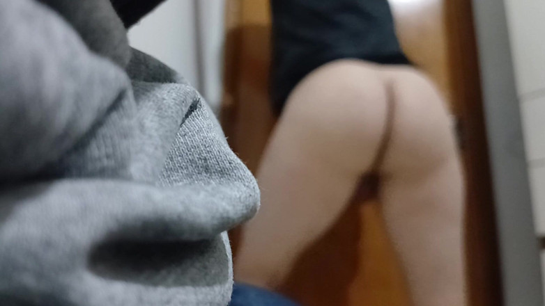 amateurbrazilian: Pokazywanie tyłka w internecie