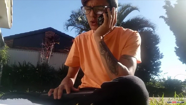 Euro boy xxx: Поганий хлопець з величезним членом