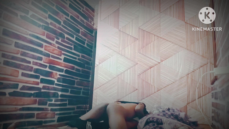 Sandeepp: Adik tiri dientot habis-habisan sama adik tirinya di kamar