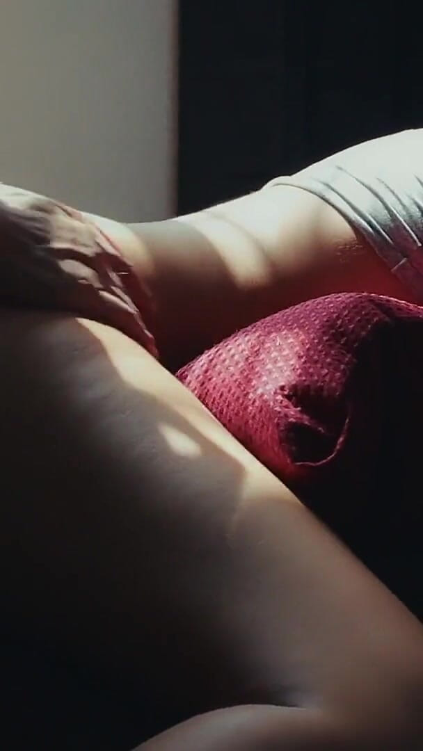 Body Sculpted in Light - the Fit Girl Astrid Esben in an Intimate Encounter (KinkyVerse) Body Sculpted in Light - the Fit Girl Astrid Esben in an Intimate Encounter (KinkyVerse)