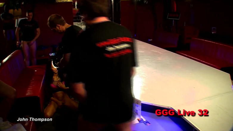 Real Porn Amateur: Achter de schermen bukkake gangbang en slikken ggg John Thompson