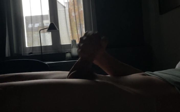 Arg B dick: Sensual manhã masturbando em um quarto de hotel enquanto está...