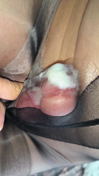 Wylałem Gorącą Spermę Na Czarne Rajstopy I Białe Koronkowe Majtki Skradzione Od Małego Kolegi Z Klasy