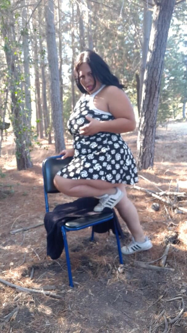 Riderqueen: Matrigna vestita sexy all'aperto