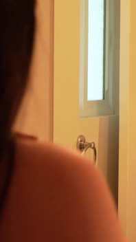 Cô vợ vú to nhợt nhạt Em Indica cho chồng một bài học cuckold
